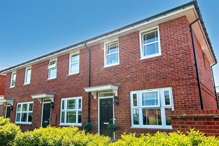 2 Bedroom End Of Terrace House For Sale In Heath Way, Shenley, Radlett, WD7