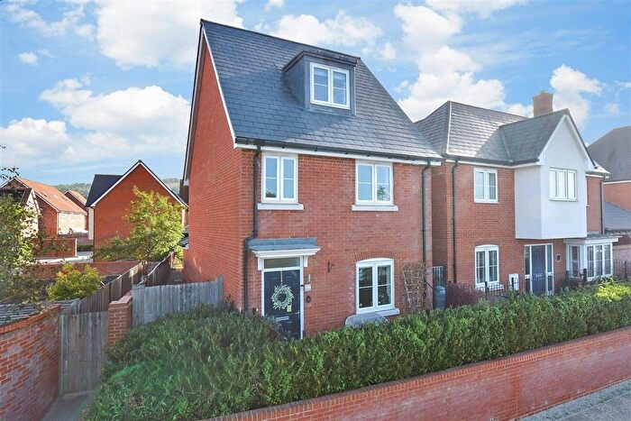 3 Bedroom Detached House For Sale In Greystone Square, Wouldham, Rochester, Kent, ME1