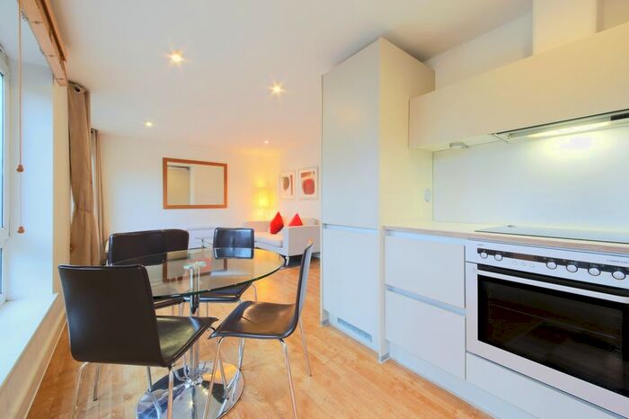 1 Bedroom Flat To Rent In Queensgate House, Bow, London, E3