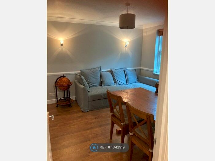 2 Bedroom Flat To Rent In Stapleton Hall Road, London, N4