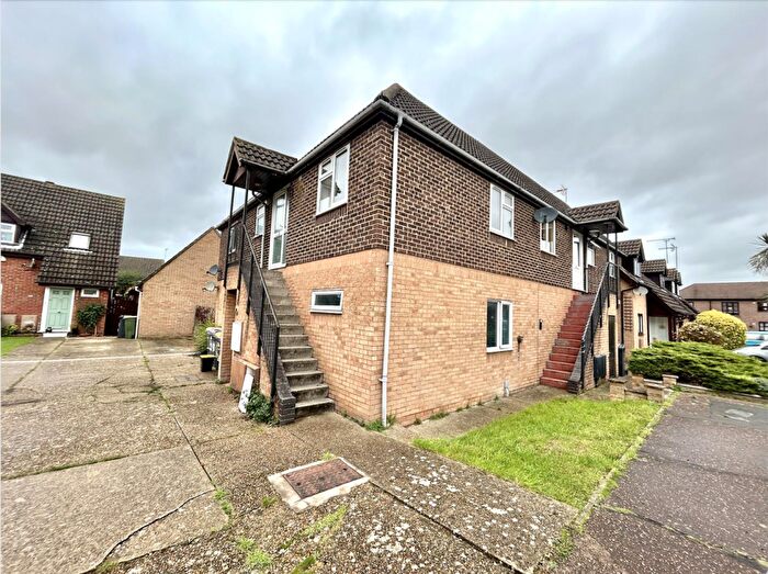 2 Bedroom Flat To Rent In Moorcroft, Rochford, SS4