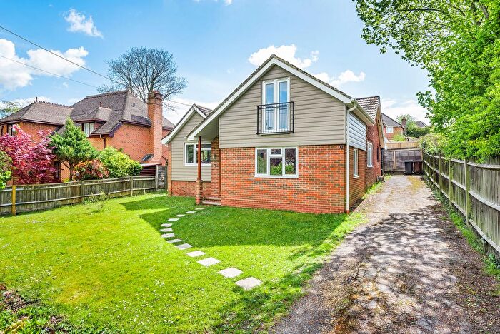 4 Bedroom Bungalow To Rent In Hookpit Farm Lane, Kings Worthy, SO23