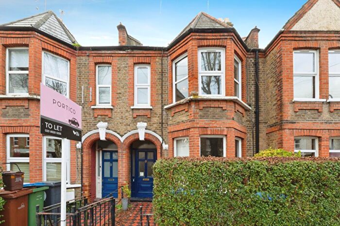 1 Bedroom Flat To Rent In Carr Road, Walthamstow, London, E17