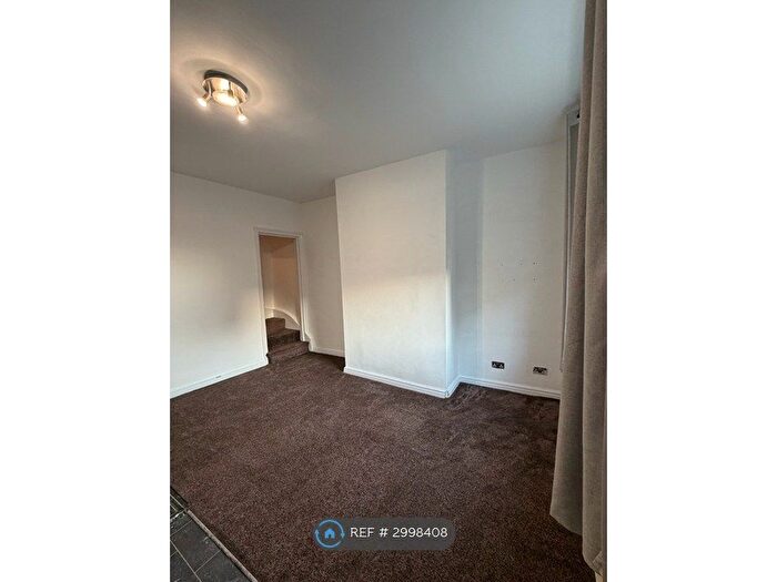 2 Bedroom Terraced House To Rent In Nuttall Road, Bradford, BD3