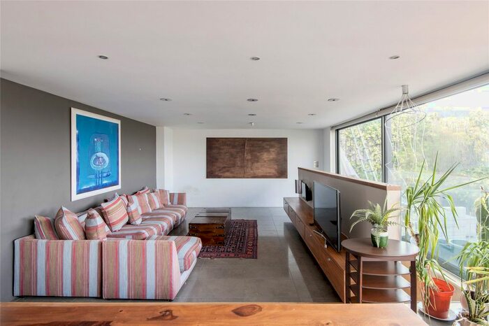 3 Bedroom Flat To Rent In All Saints Road, Notting Hill, W11