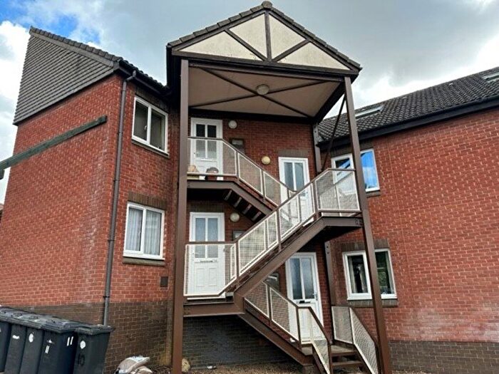 1 Bedroom Flat To Rent In Hillside Terrace, Meadow Road, Kettering, NN16