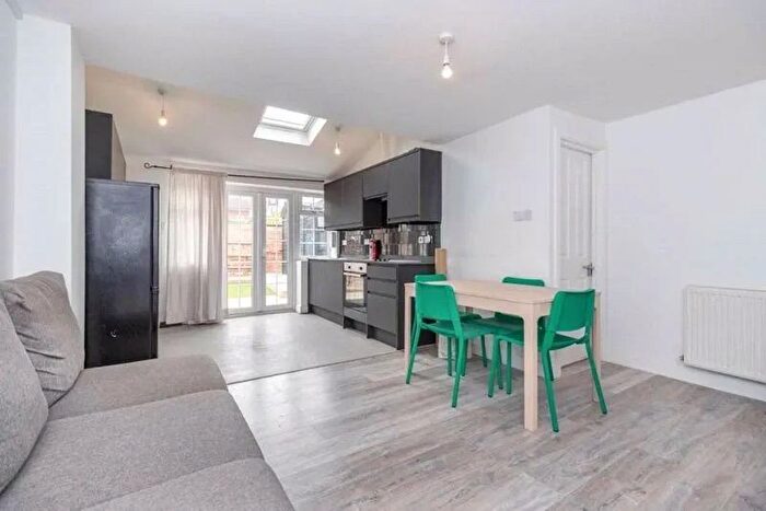 5 Bedroom Semi-Detached House To Rent In Lower Marsh Lane, Kingston Upon Thames, KT1