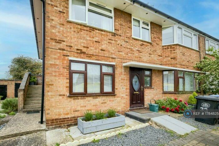 2 Bedroom Maisonette To Rent In West Green Drive, Stratford Upon Avon, CV37