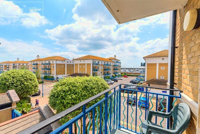 2 Bedroom Flat To Rent In Victory Mews, The Strand, Brighton, BN2