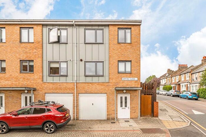 3 Bedroom End Of Terrace House For Sale In Empire Close, Charlton, SE7