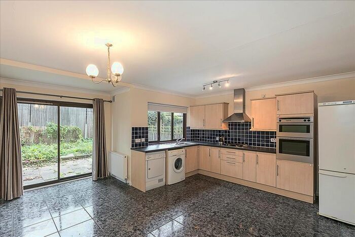 4 Bedroom Terraced House To Rent In St. Helens Gardens, London, W10