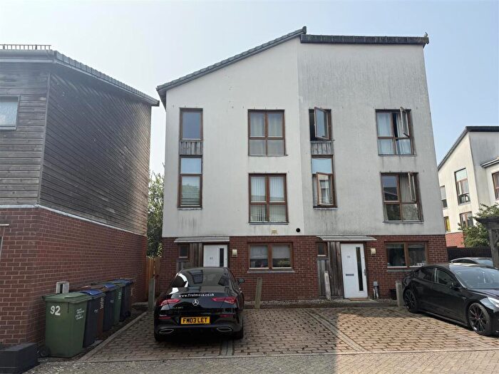 4 Bedroom Town House To Rent In Great Mead, Chippenham, SN15