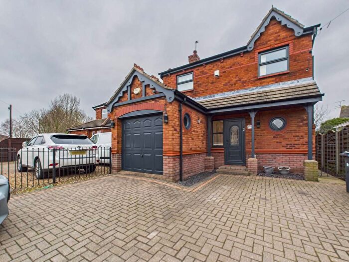 3 Bedroom Detached House For Sale In Howdale Road Sutton Hull, HU8