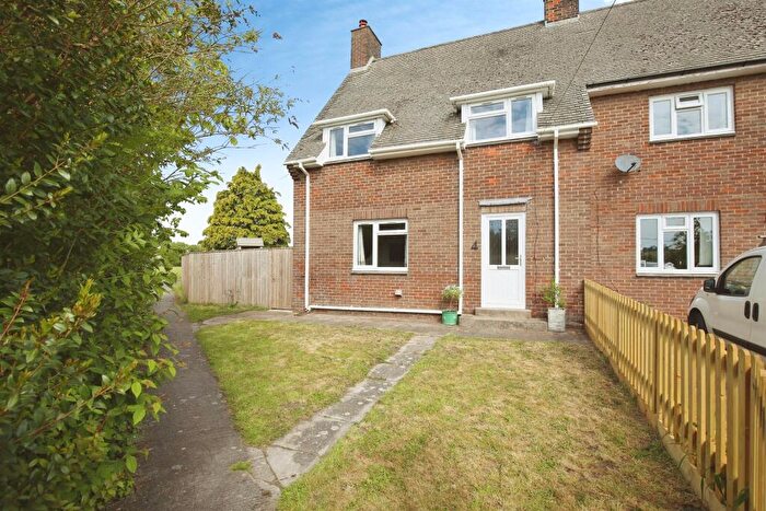 4 Bedroom End Of Terrace House For Sale In Northbrook Close, Market Lavington, Devizes, SN10