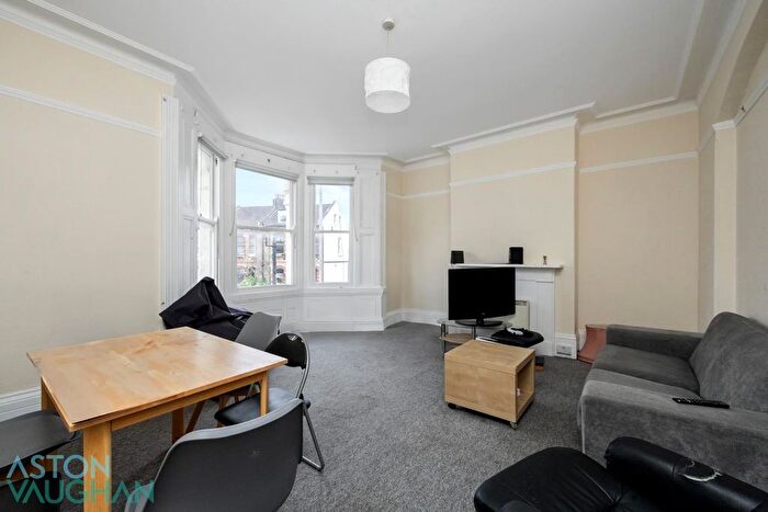 3 Bedroom Flat To Rent In Ditchling Rise, Brighton, BN1