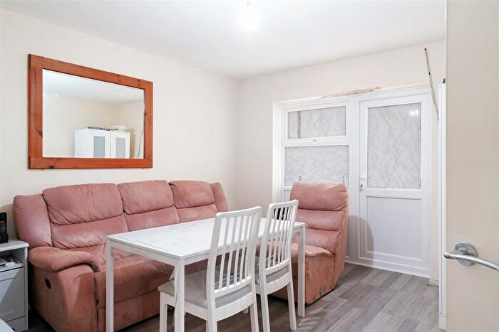 1 Bedroom Flat To Rent In Church Hill Road, Walthamstow, E17