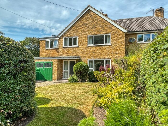 4 Bedroom Semi-Detached House For Sale In Middlemoor Road, Whittlesford, Cambridge, CB22