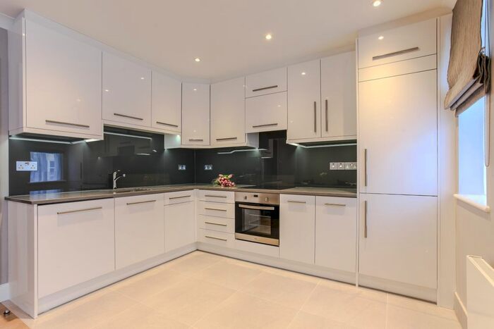 3 Bedroom Flat To Rent In Manbre Road, London, W6