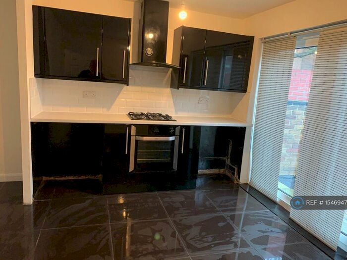 3 Bedroom Semi-Detached House To Rent In Brunswick Street, South Shields, NE33