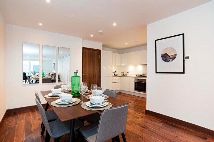 3 Bedroom Apartment To Rent In Maygrove Road, West Hampstead, NW6