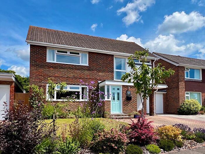 4 Bedroom Detached House For Sale In Worcester Road, Chichester, PO19