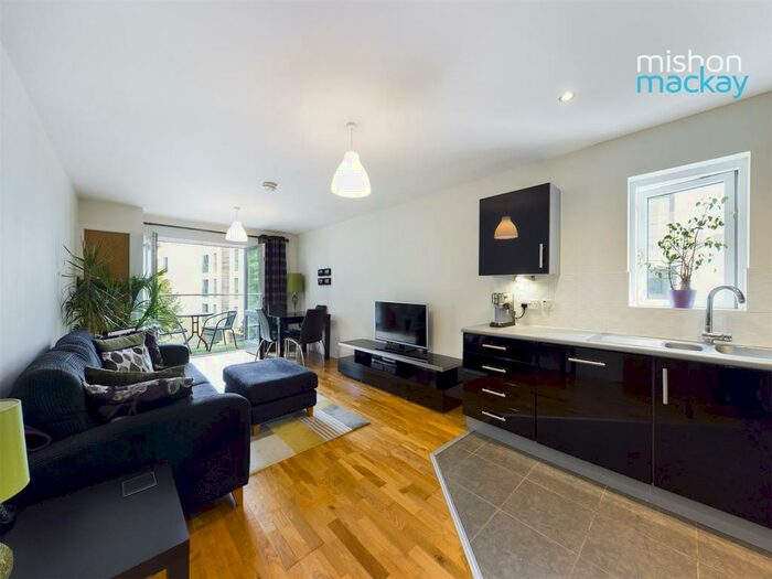 2 Bedroom Flat To Rent In The Upper Drive, Hove, BN3