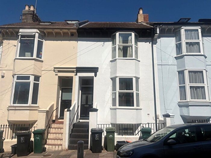 2 Bedroom Flat For Sale In Pevensey Road, Brighton, BN2