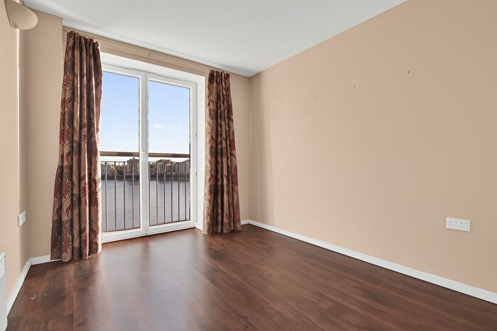 1 Bedroom Flat For Sale In Hutchings Street, E14