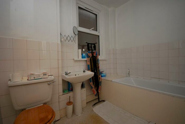 1 Bedroom Flat To Rent In Hillcourt Road London, SE22