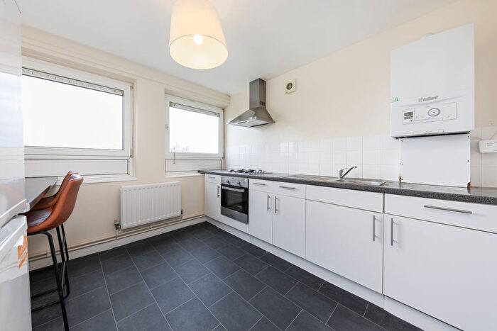 2 Bedroom Flat To Rent In Royal Street, London, SE1
