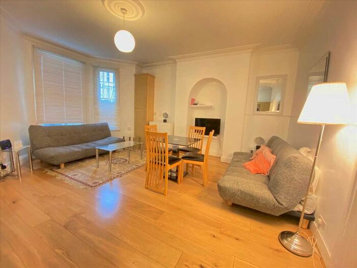 2 Bedroom Flat To Rent In Basement Flat, Longridge Road, London, Earls Court, SW5