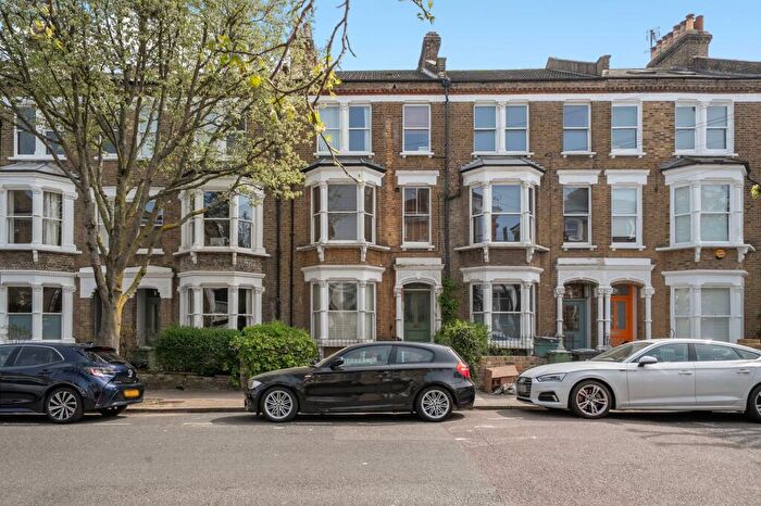 1 Bedroom Flat For Sale In St. John's Villas, London, N19
