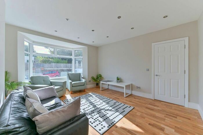 2 Bedroom Flat To Rent In Norbury Court Road, Norbury, SW16