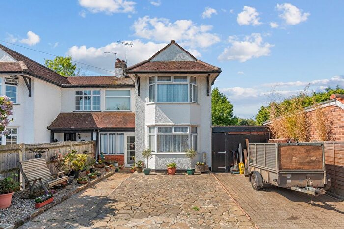 3 Bedroom Semi-Detached House For Sale In Elm Way, Rickmansworth, WD3