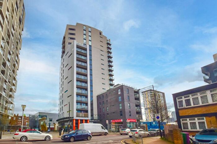 1 Bedroom Flat For Sale In Chrisp Street, Parkview Apartments, E14