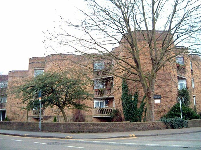 1 Bedroom Flat To Rent In Sussex Keep, SL1