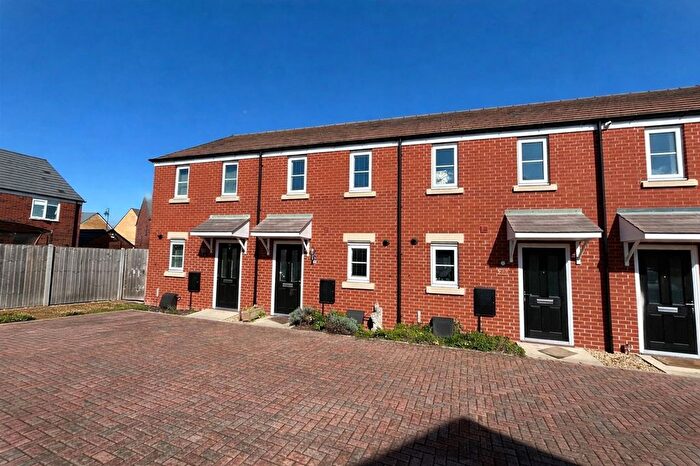 2 Bedroom Terraced House For Sale In Stockwood Close, Hampton Gardens, PE7