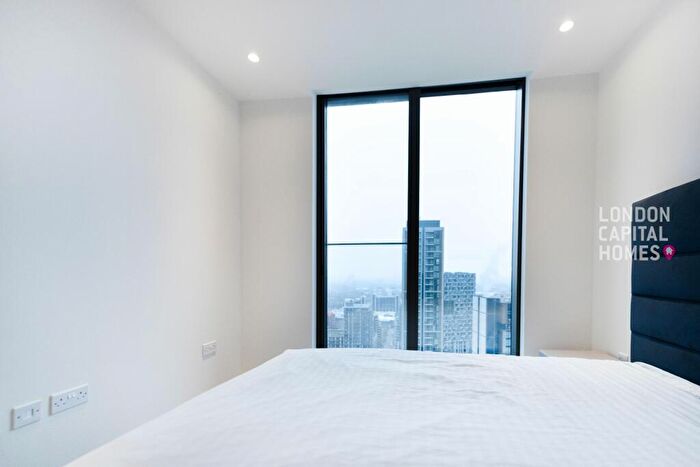 2 Bedroom Apartment To Rent In Harcourt Tower, Marsh Wall, London, E14