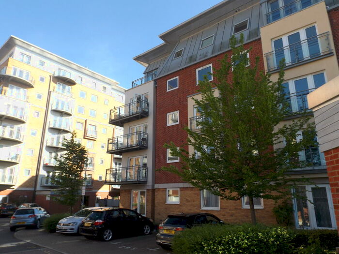 2 Bedroom Apartment To Rent In Town Centre, RG21