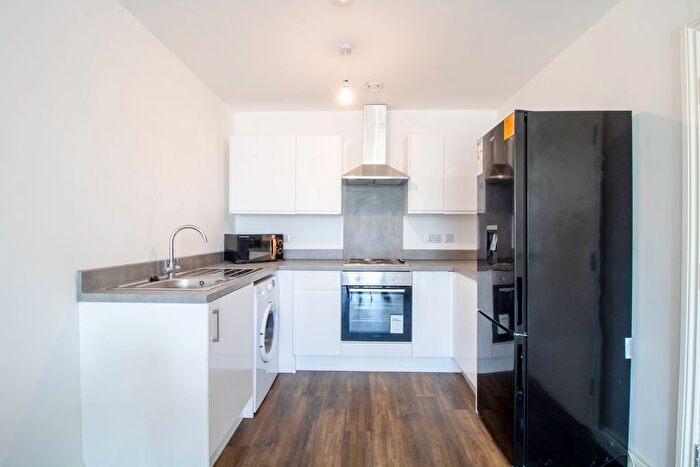 2 Bedroom Flat To Rent In Park Residence, Holbeck, Leeds, LS11