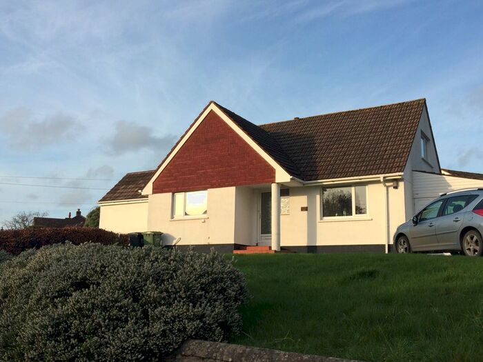 4 Bedroom Detached Bungalow To Rent In Longfield Close, Braunton EX33