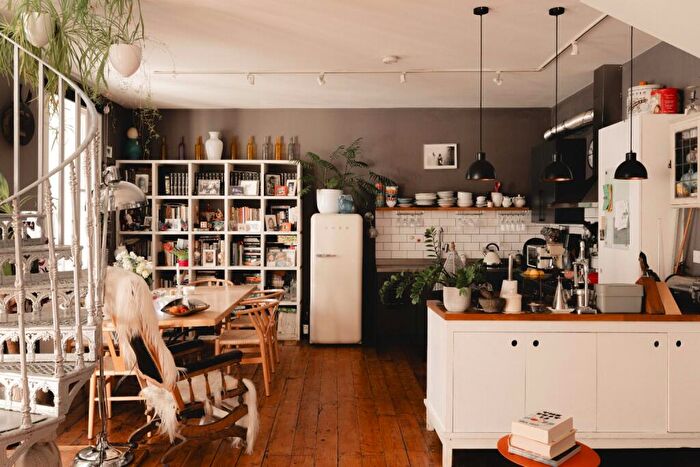 4 Bedroom Terraced House For Sale In Flaxman Road, Camberwell, London, SE5