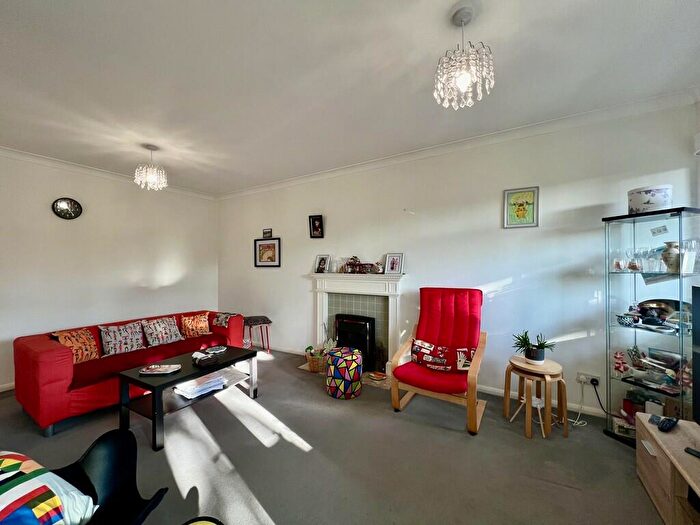 2 Bedroom Apartment To Rent In Eastbury Avenue, Northwood, HA6