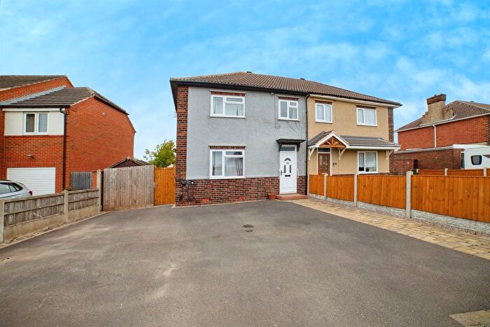 3 Bedroom Semi-Detached House For Sale In St. Andrews Street, Sutton-In-Ashfield, NG17