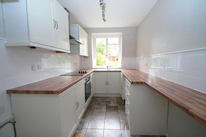 2 Bedroom Apartment To Rent In Furze Hill, Hove, BN3