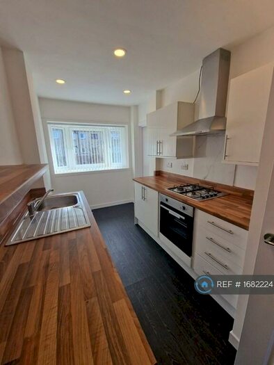 2 Bedroom Flat To Rent In Denmilne Street, Glasgow, G34