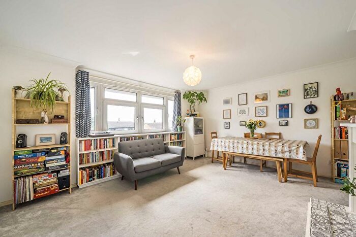 2 Bedroom Flat For Sale In St. Ann's Hill, Wandsworth, SW18