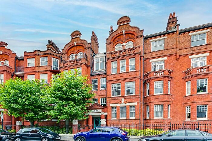 2 Bedroom Flat To Rent In Hamlet Gardens, Hammersmith, London, W6
