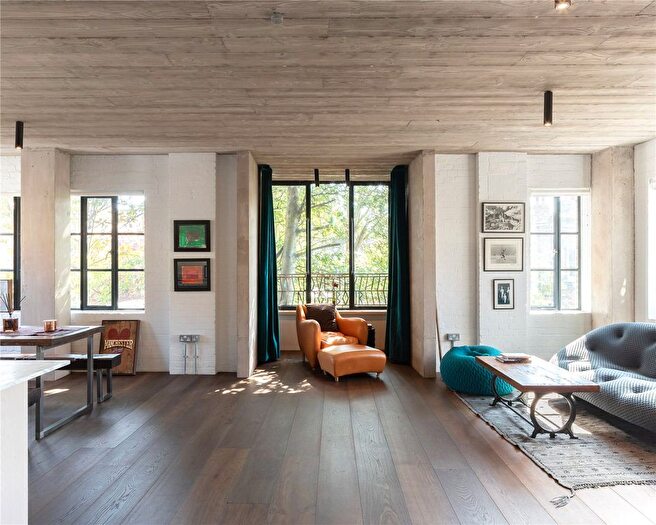 3 Bedroom Flat To Rent In Albion Drive, London, E8