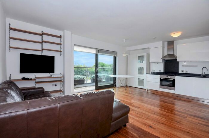 2 Bedroom Flat To Rent In Stroud Green Road, London, N4